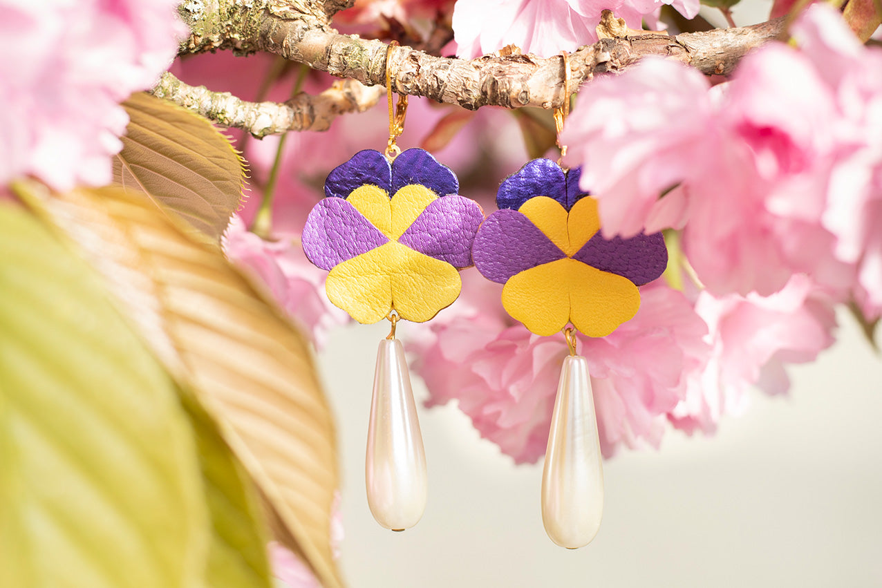 Boucles d’oreilles Pensées avec perles gouttes