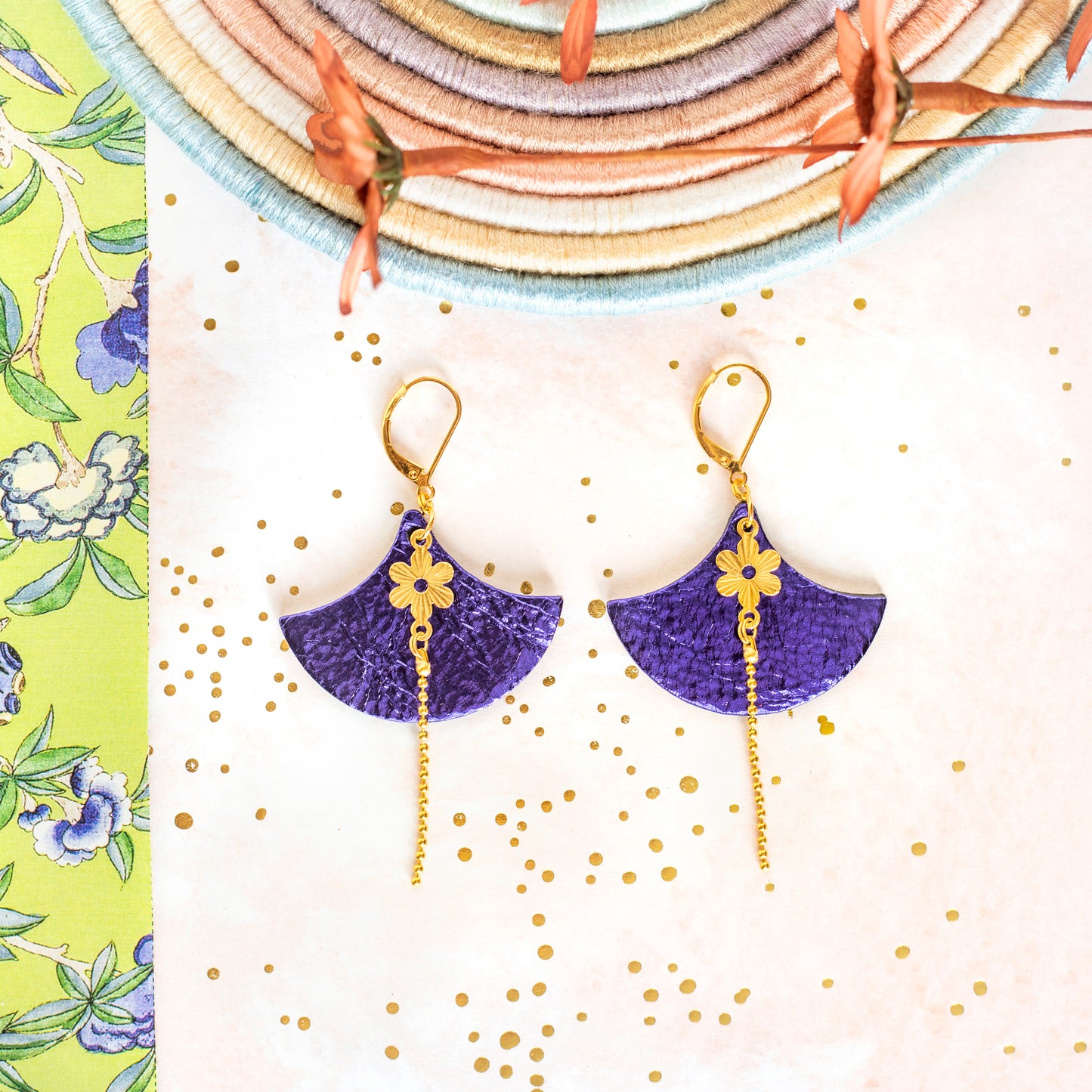 Boucles d'oreilles Chiara cuir violet métallisé