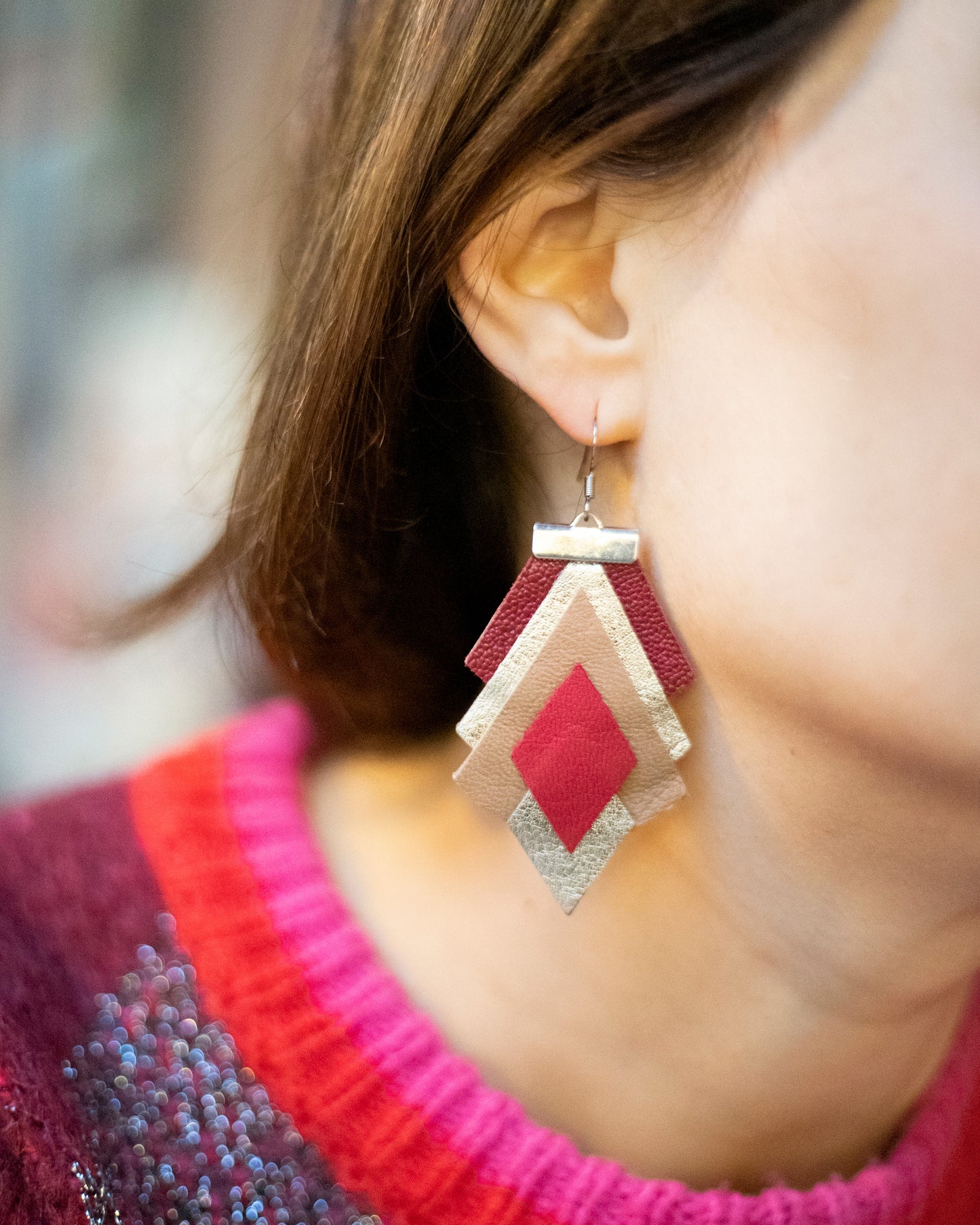 Boucles d’oreilles Juliet rouge rubis taupe et platine