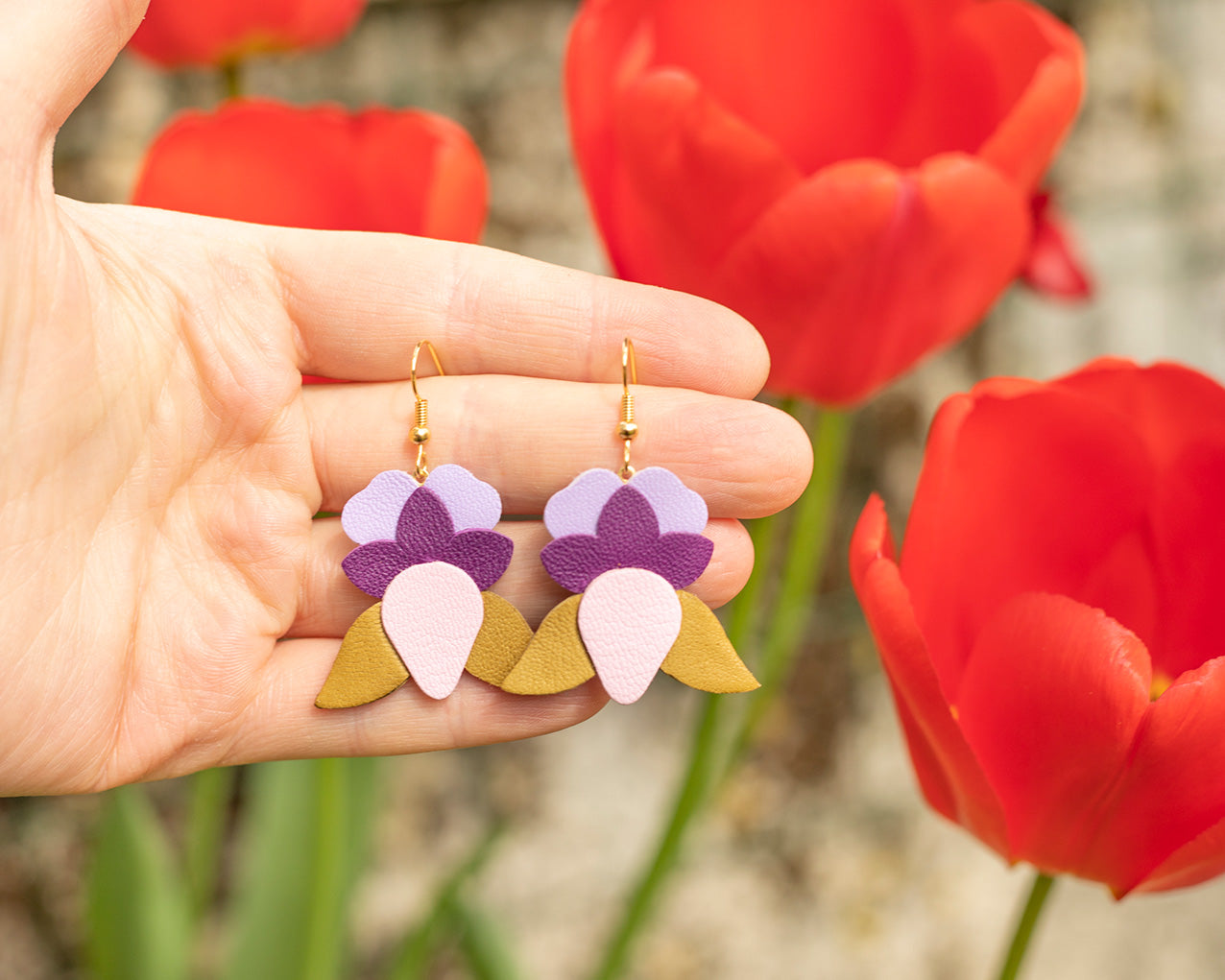 Boucles d'oreilles Iris cuir rose pâle, vert kaki, prune
