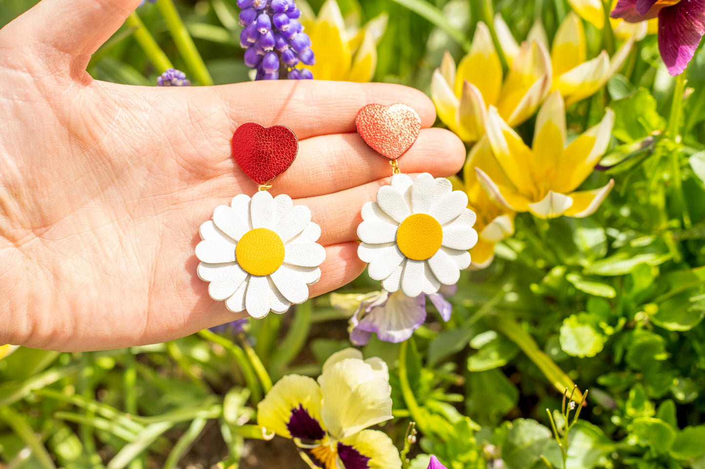 Boucles d'oreilles Marguerites Attaches Coeur - Format Maxi