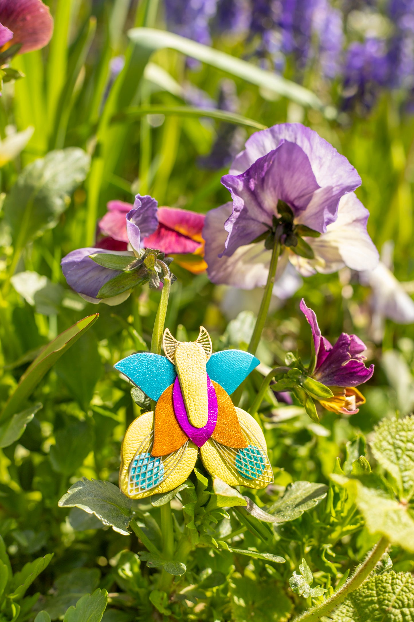 Broche Papillon - jaune, bleu cyan, orange, fuchsia