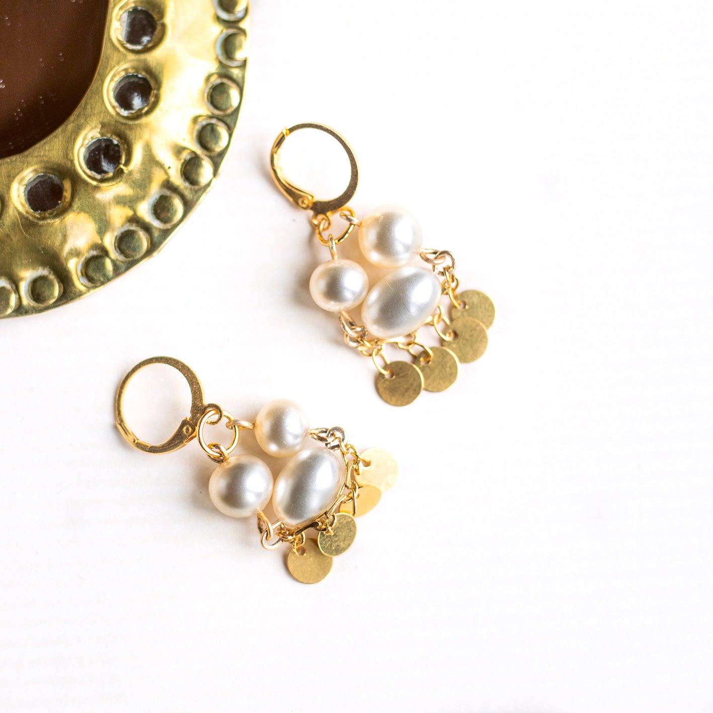 Boucles d'oreilles perles de verre blanches