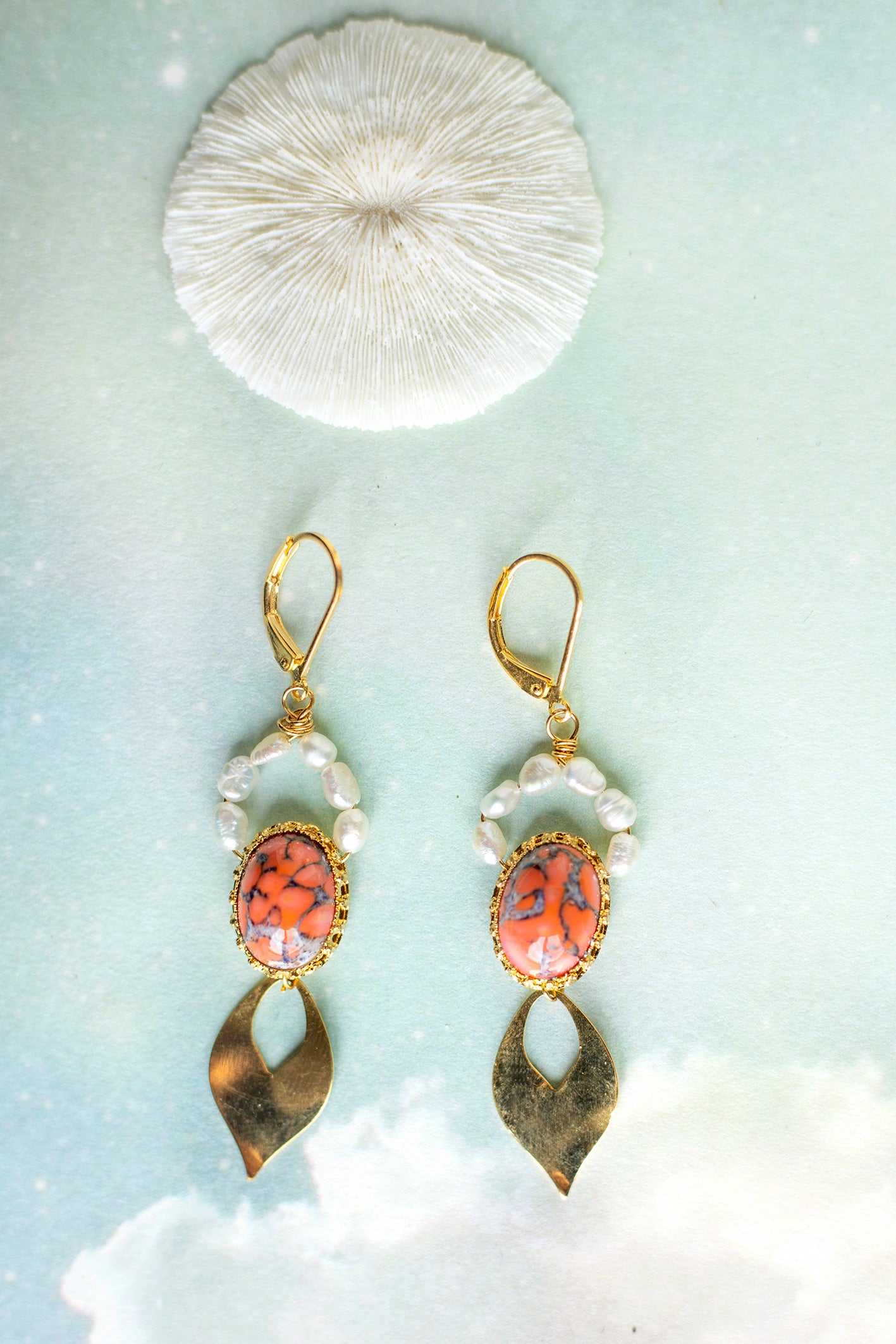 Boucles d'oreilles cabochons vintage en verre orange et perles d'eau douce