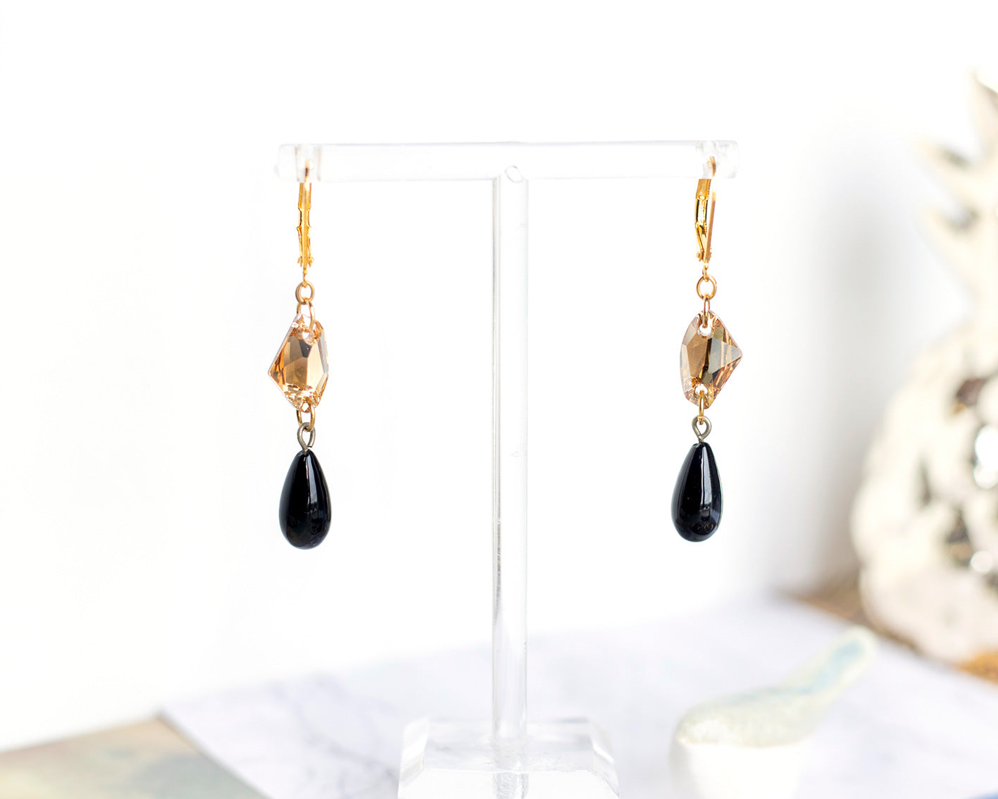 Boucles d'oreilles cristaux vintage et perles noires