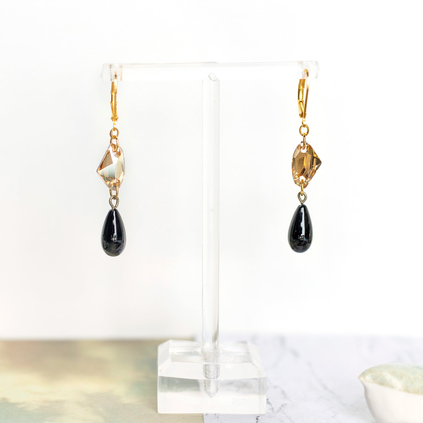 Boucles d'oreilles cristaux vintage et perles noires