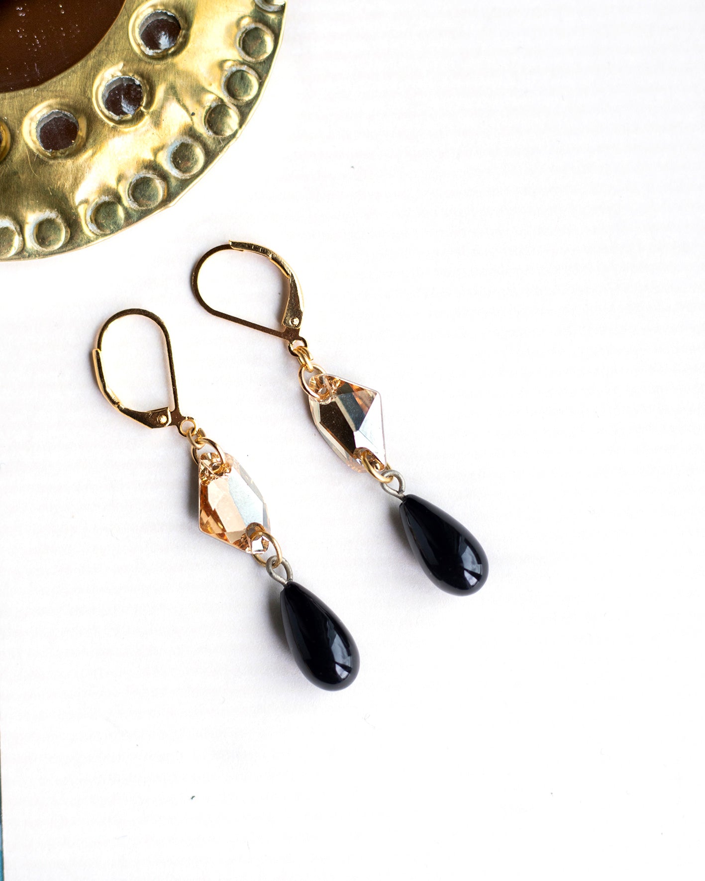 Boucles d'oreilles cristaux vintage et perles noires