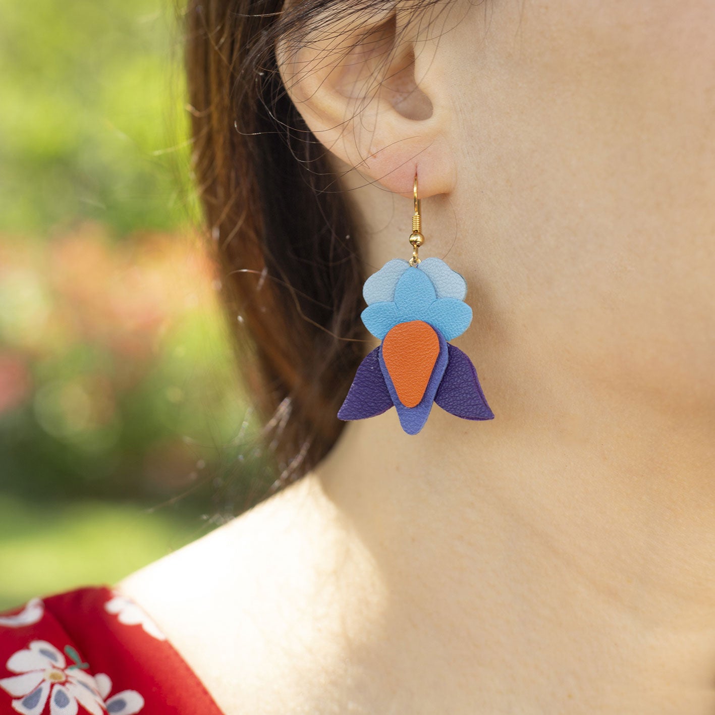 Boucles d'oreilles Iris cuir rose pâle, vert kaki, prune