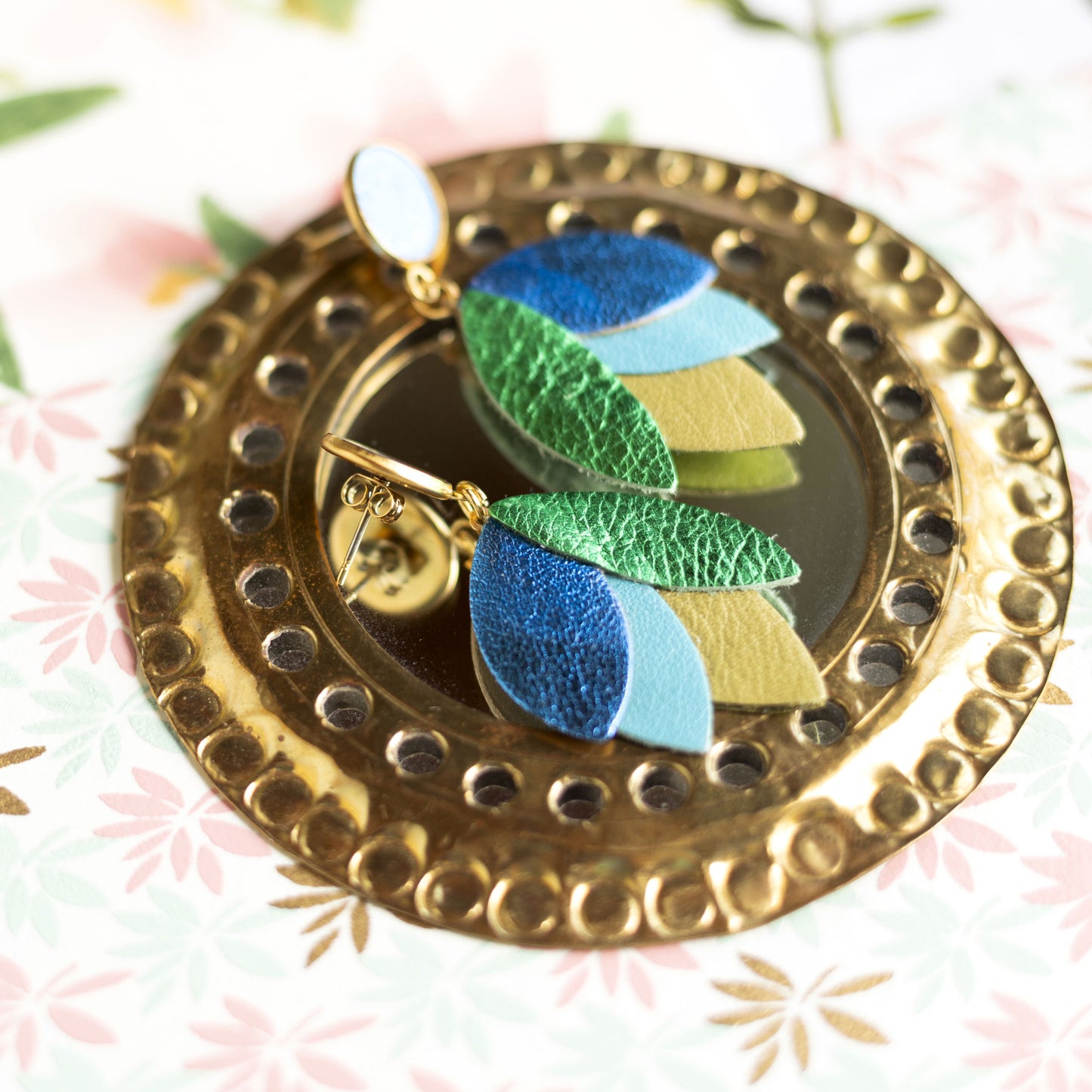 Boucles d'oreilles Dahlia - cuir vert, bleu, vert olive