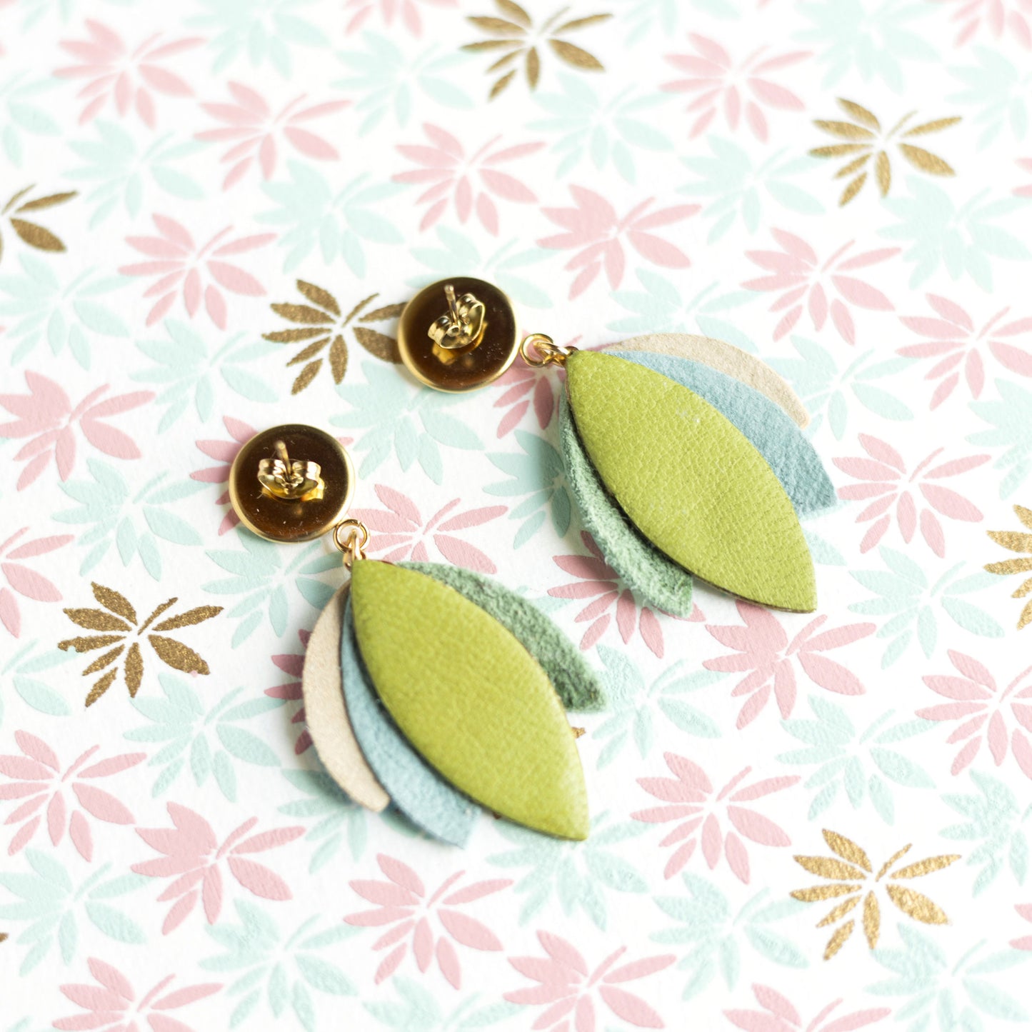 Boucles d'oreilles Dahlia - cuir vert, bleu, vert olive