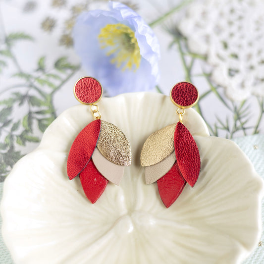 Boucles d'oreilles Dahlia - cuir rouge métallisé, or clair, beige, rouge vif