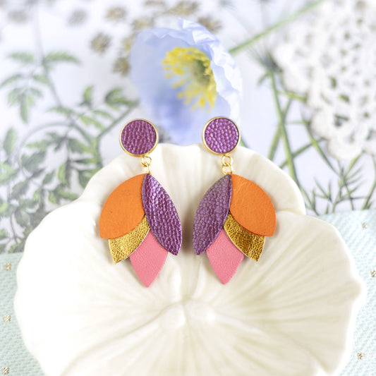 Boucles d'oreilles Dahlia - cuir violine, orange, doré, rose incarnat