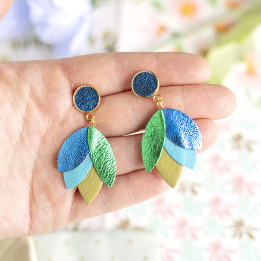 Boucles d'oreilles Dahlia - cuir vert, bleu, vert olive