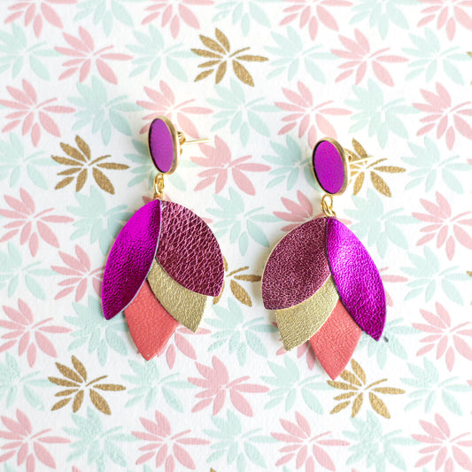 Boucles d'oreilles Dahlia - cuir fuchsia, framboise, vieil or, corail