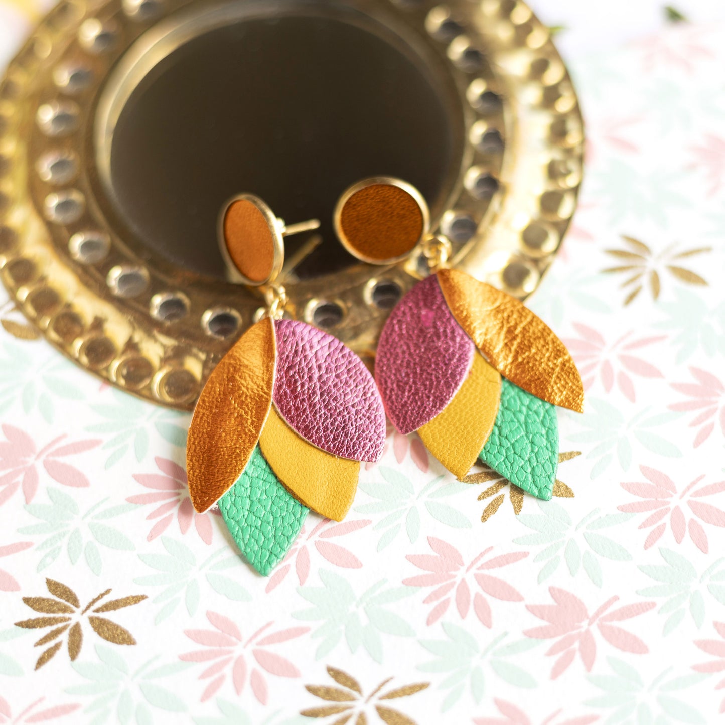 Boucles d'oreilles Dahlia - cuir orange métallisé, framboise, jaune ocre, vert