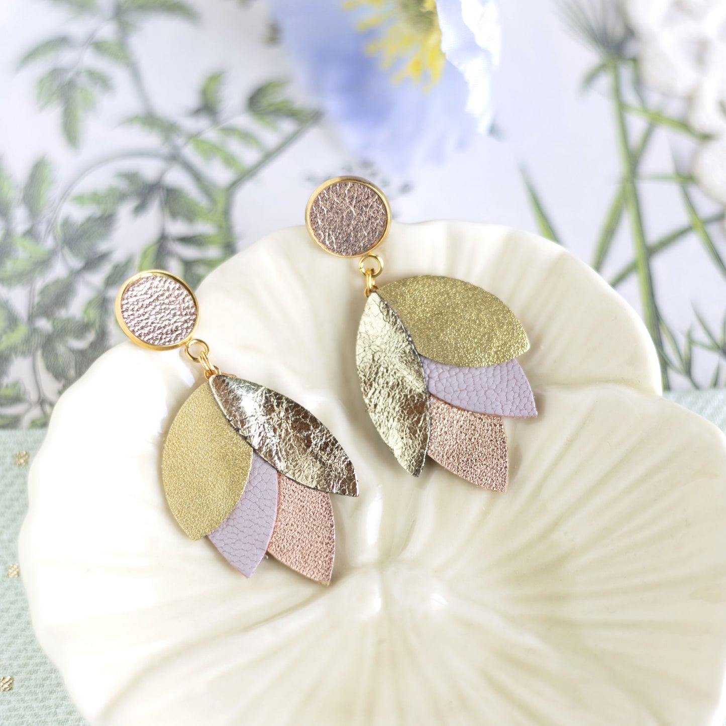 Boucles d'oreilles Dahlia - cuir or rose, platine, vieil or, rose gris