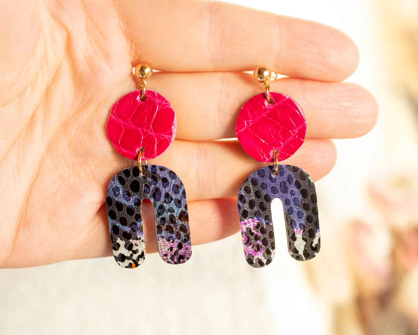 Boucles d'oreilles Salomé cuir fuchsia et violet