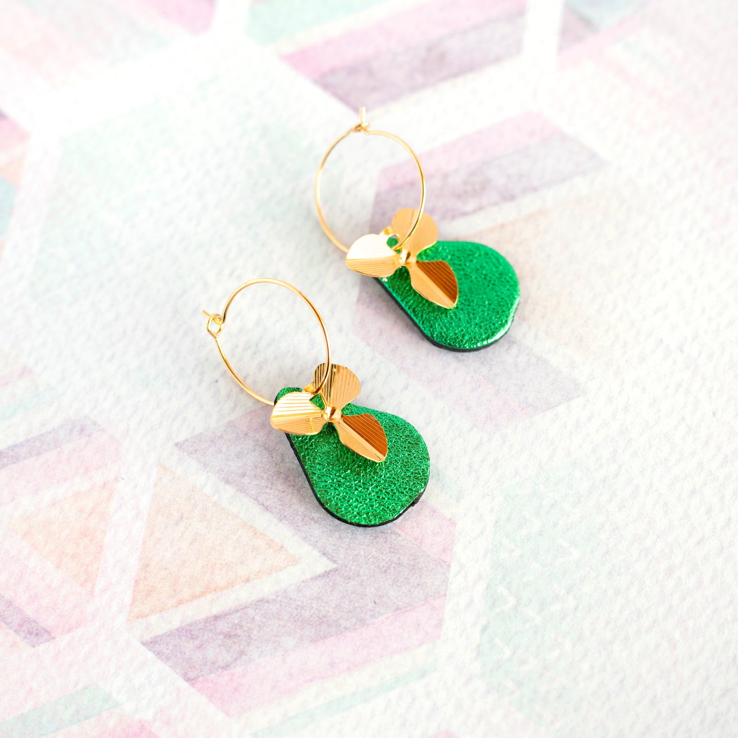 Boucles d'oreilles créoles Cathy cuir vert métallisé