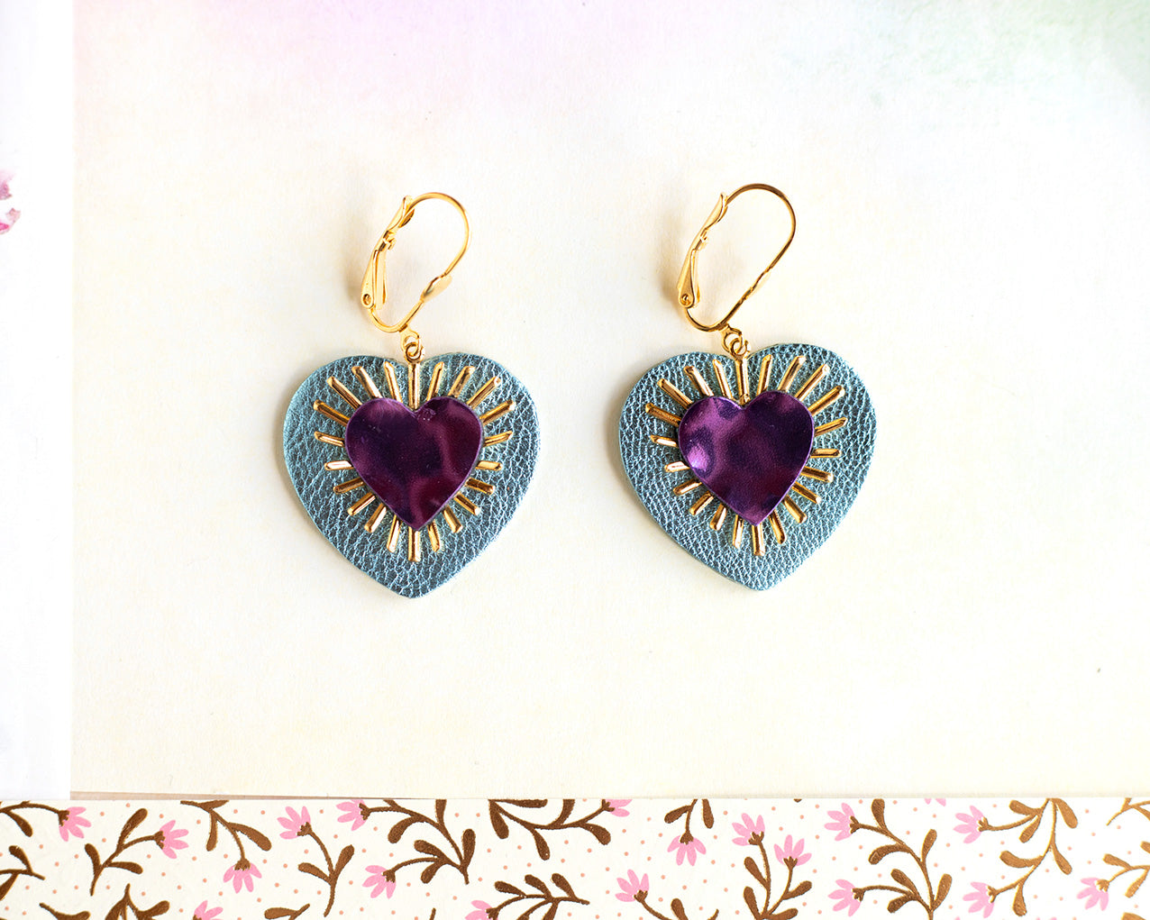 Boucles d'oreilles Sacré Coeur violet métallisé et bleu