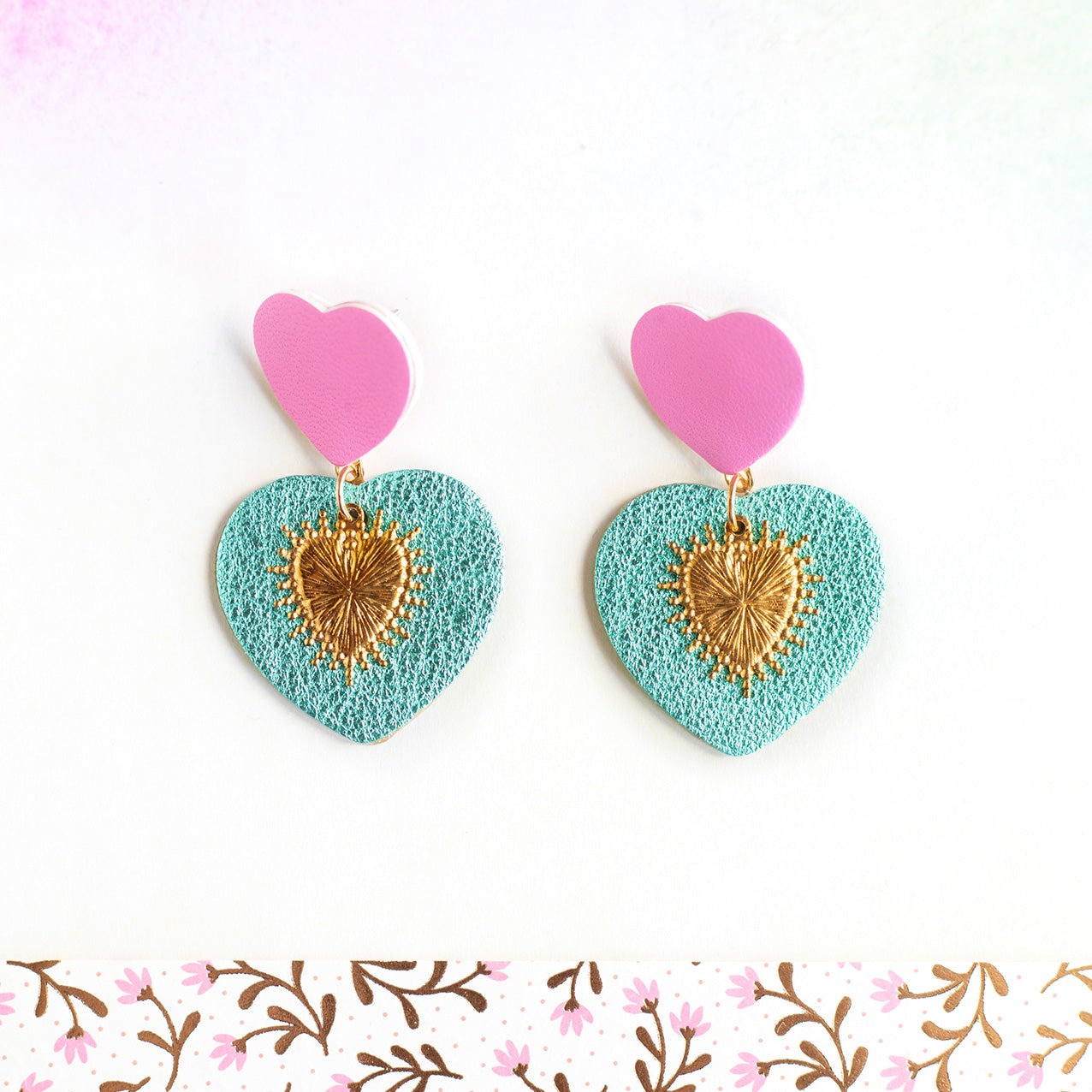 Boucles d'oreilles Coeurs Ex-Voto rose bonbon et bleu turquoise métallisé