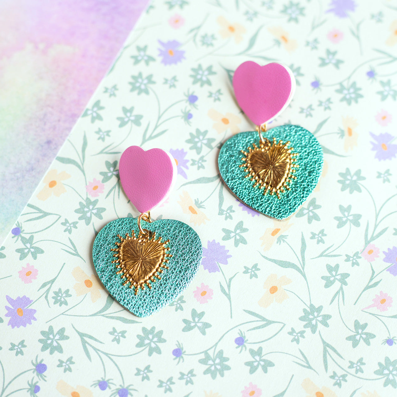 Boucles d'oreilles Coeurs Ex-Voto rose bonbon et bleu turquoise métallisé