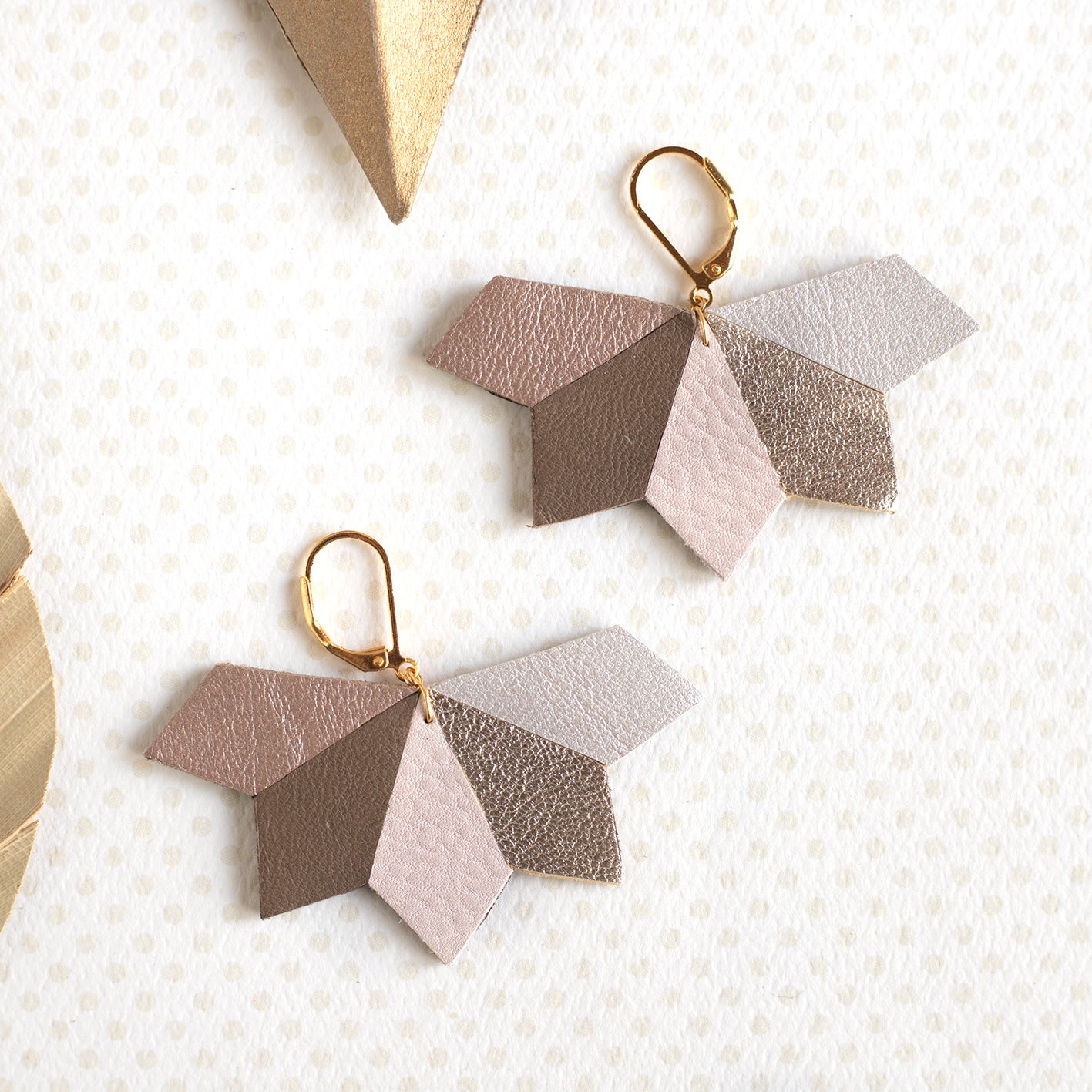 Boucles d’oreilles Clara sépia et beige