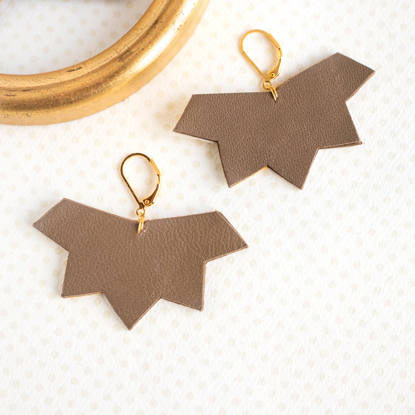 Boucles d’oreilles Clara sépia et beige