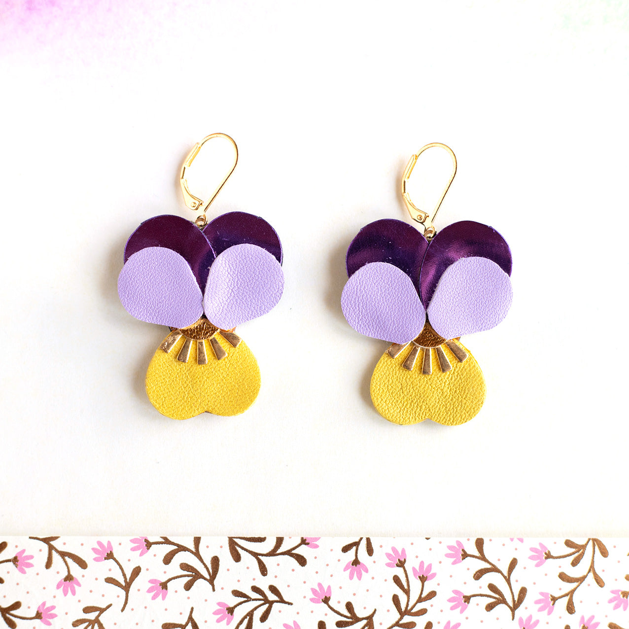 Boucles d’oreilles Pensées - violet métallisé, mauve, jaune, doré