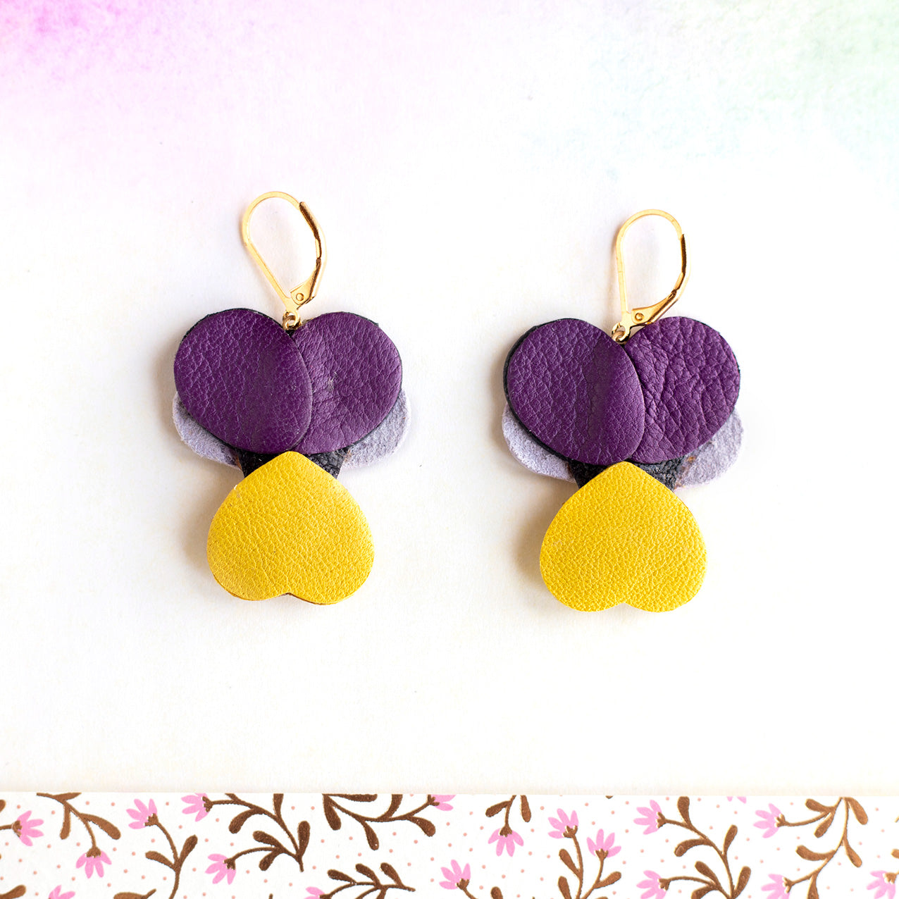 Boucles d’oreilles Pensées - violet métallisé, mauve, jaune, doré