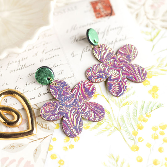 Boucles d'oreilles grandes fleur cuir holographique gaufré