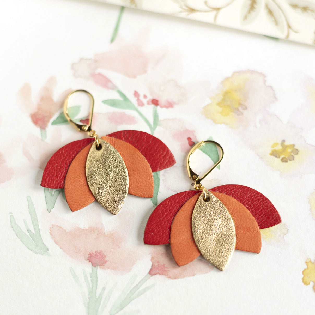 Boucles d'oreilles fleur de lotus doré, orange, rouge