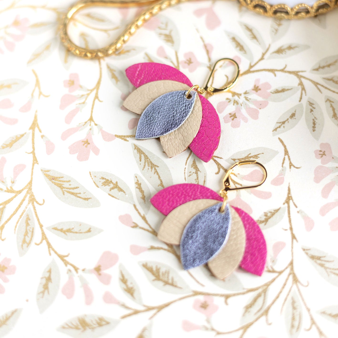Boucles d'oreilles fleur de lotus bleu-gris, beige, rose vif