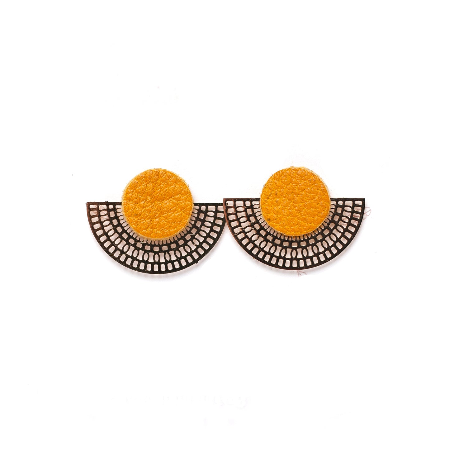 Puces d'oreilles cuir couleurs au choix