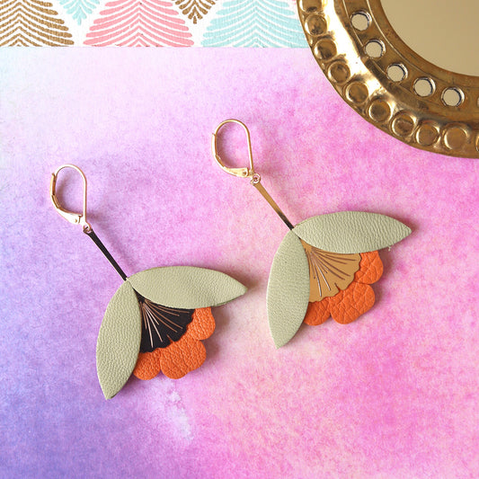 Boucles d'oreilles Fleur de Ginkgo cuir vert pistache et orange