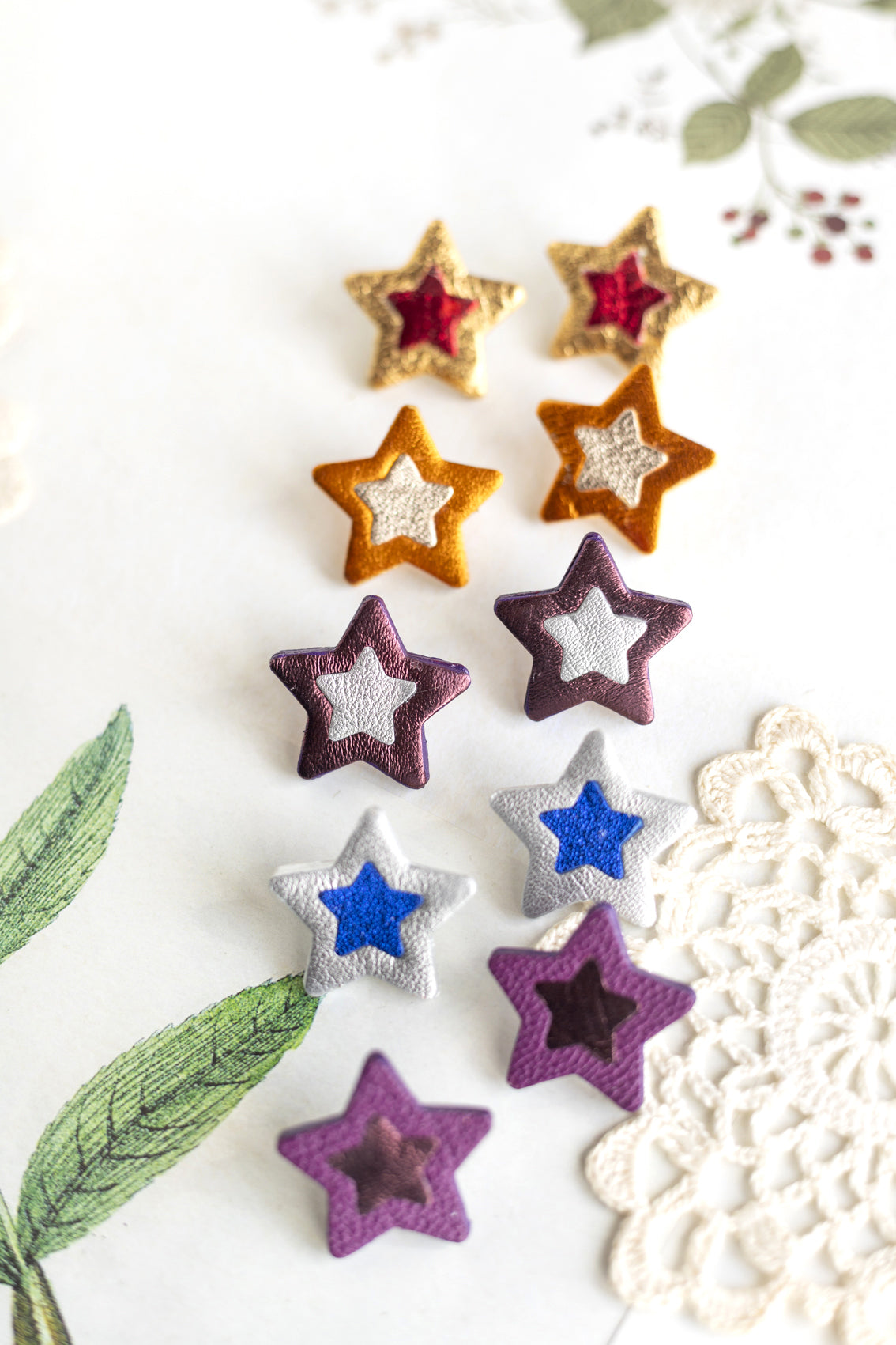 Boucles d'oreilles puces Etoiles - cuir orange métallisé et platine