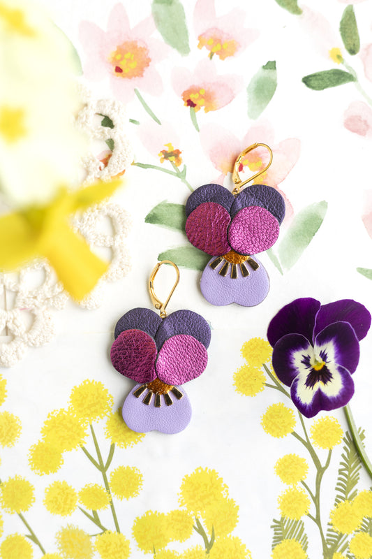 Boucles d’oreilles Pensées - cuir rose framboise, violet, mauve