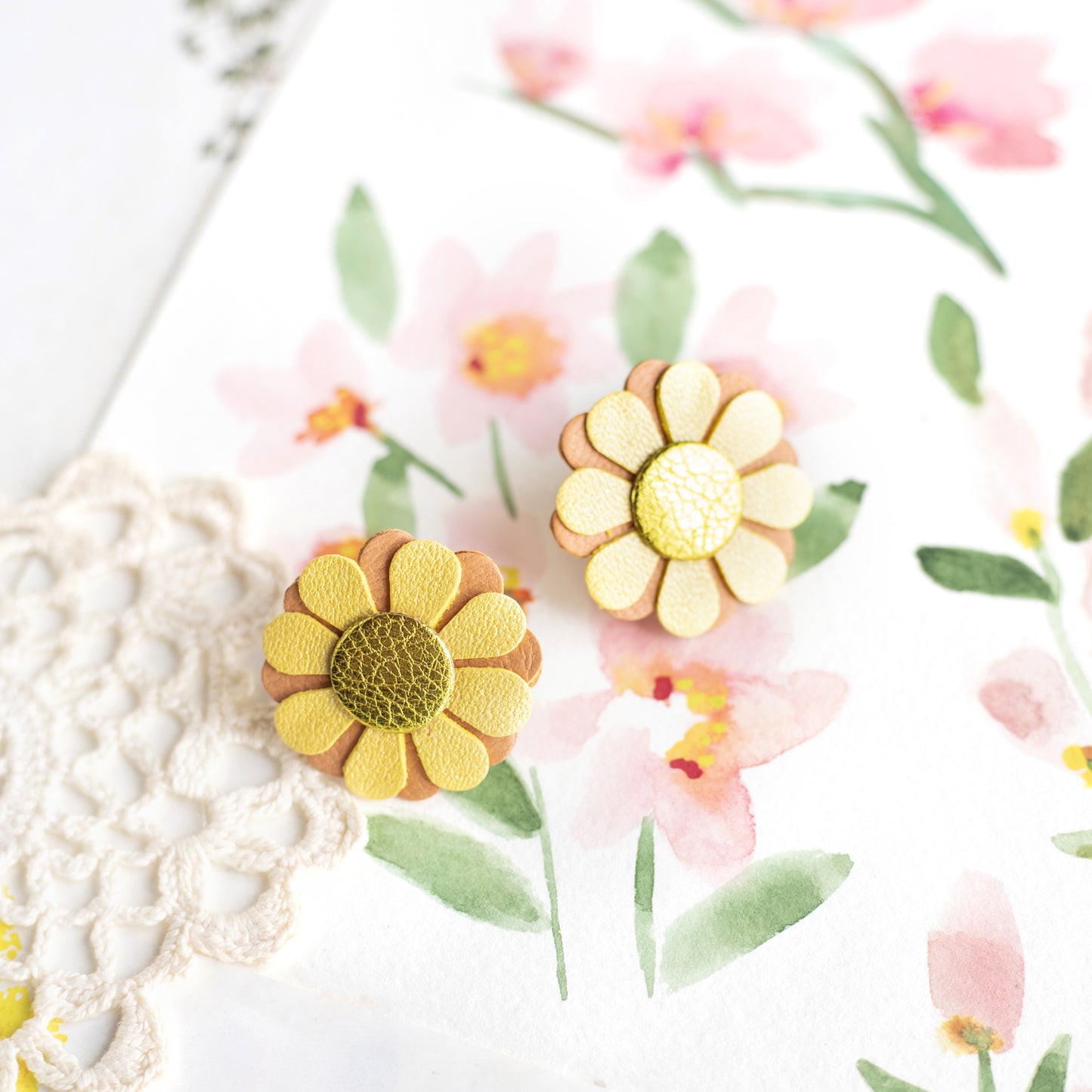 Boucles d'oreilles puces Aster cuir jaune