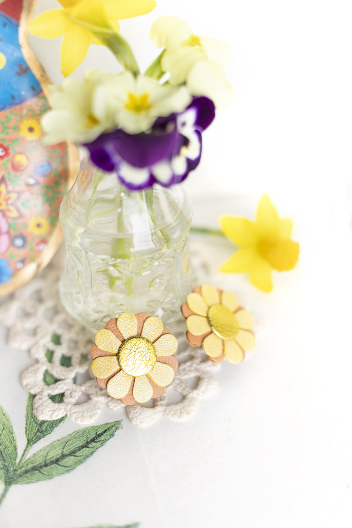 Boucles d'oreilles puces Aster cuir jaune
