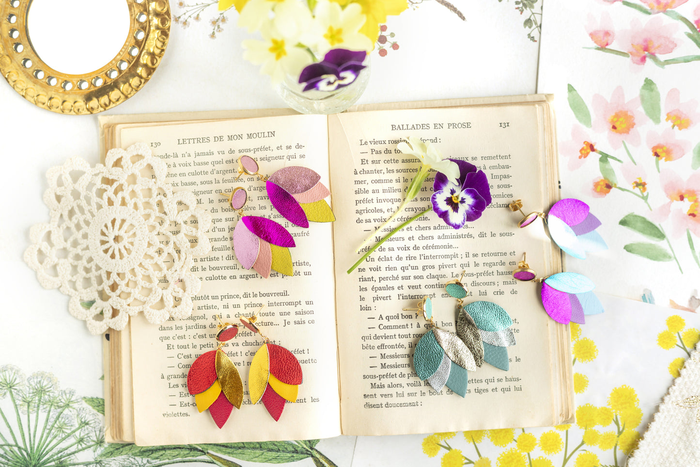 Boucles d'oreilles Dahlia - cuir bleu métallisé, fuchsia, mauve, bleu ciel