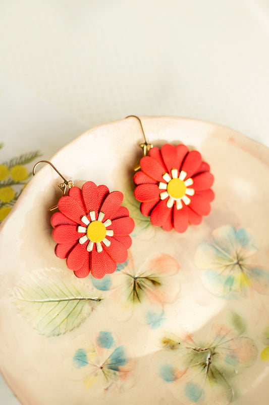 Boucles d'oreilles fleurs de Zinnia - cuir rouge vif et jaune