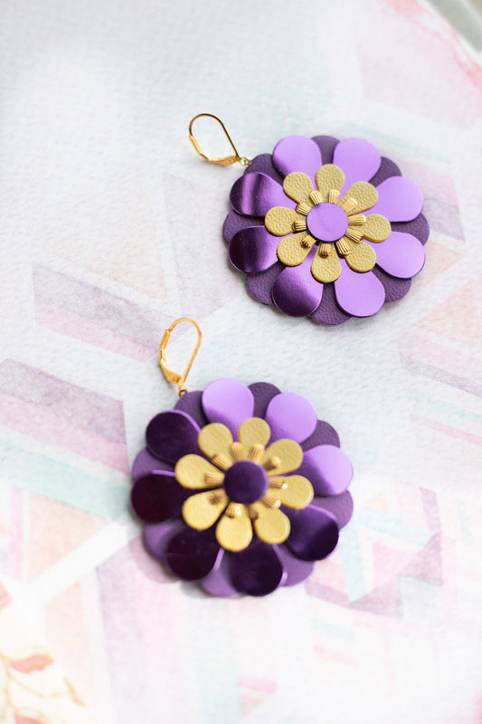 Boucles d'oreilles fleurs de Zinnia - cuir violet métallisé et jaune