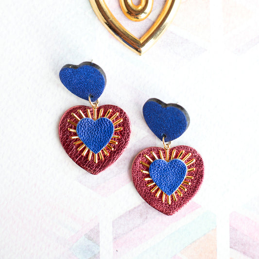 Boucles d'oreilles Sacré Coeur cuir bleu outremer et rose framboise métallisé