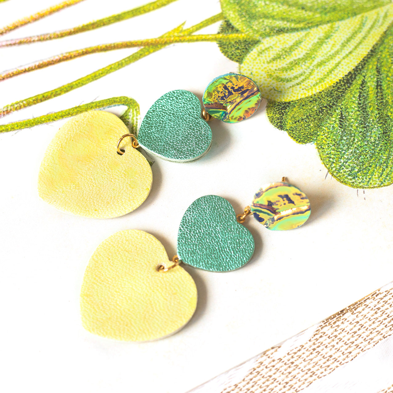 Boucles d'oreilles double Coeurs turquoise métallisé et jaune brillant