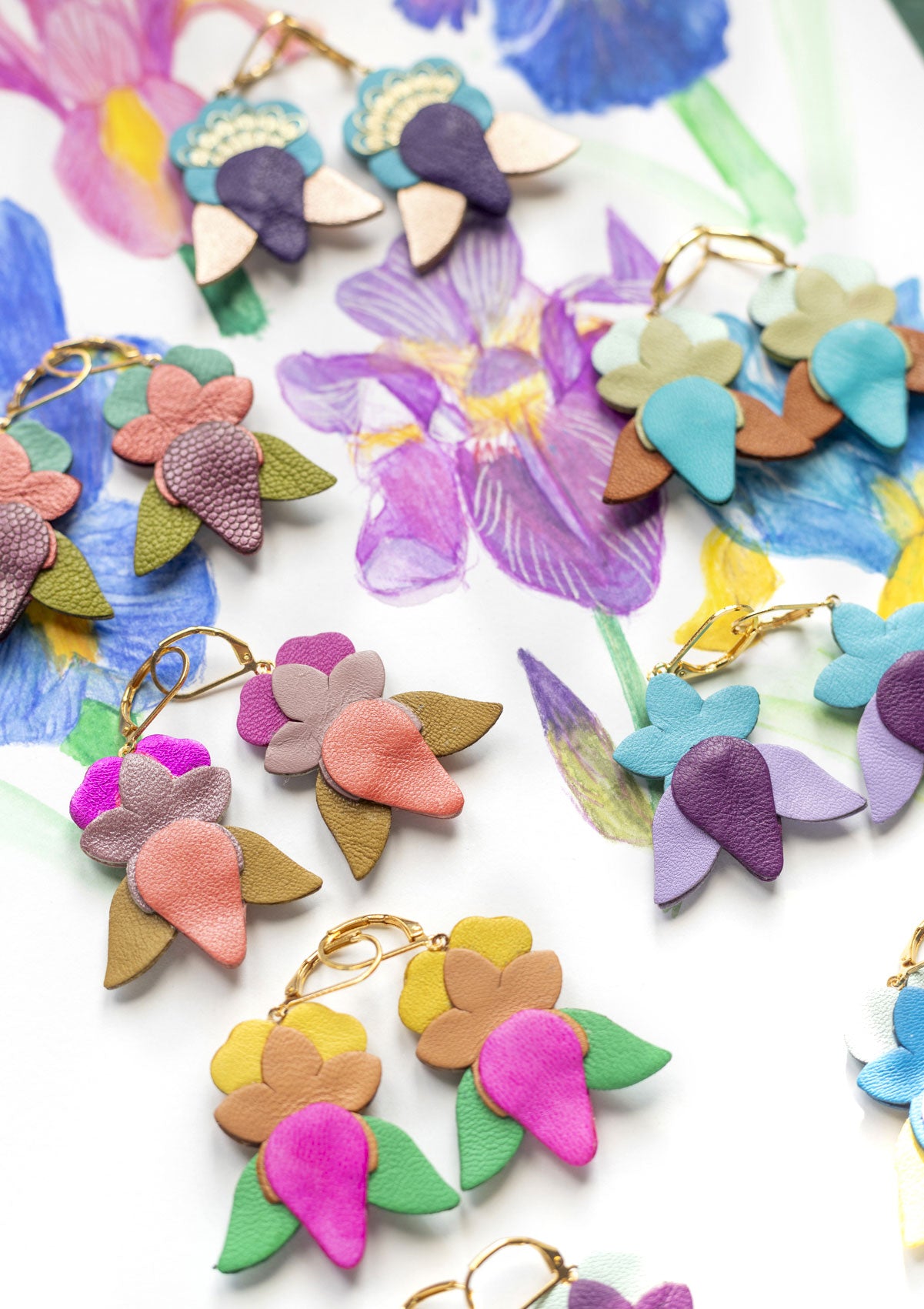 Boucles d'oreilles Iris cuir rose pâle, vert kaki, prune