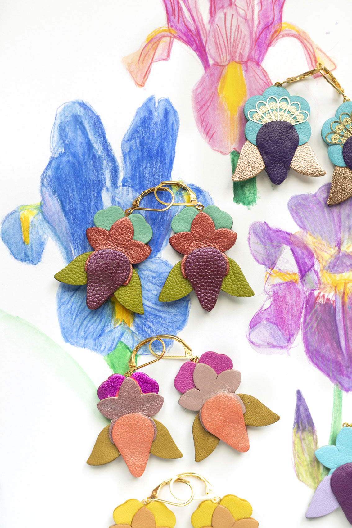 Boucles d'oreilles Iris cuir rose pâle, vert kaki, prune