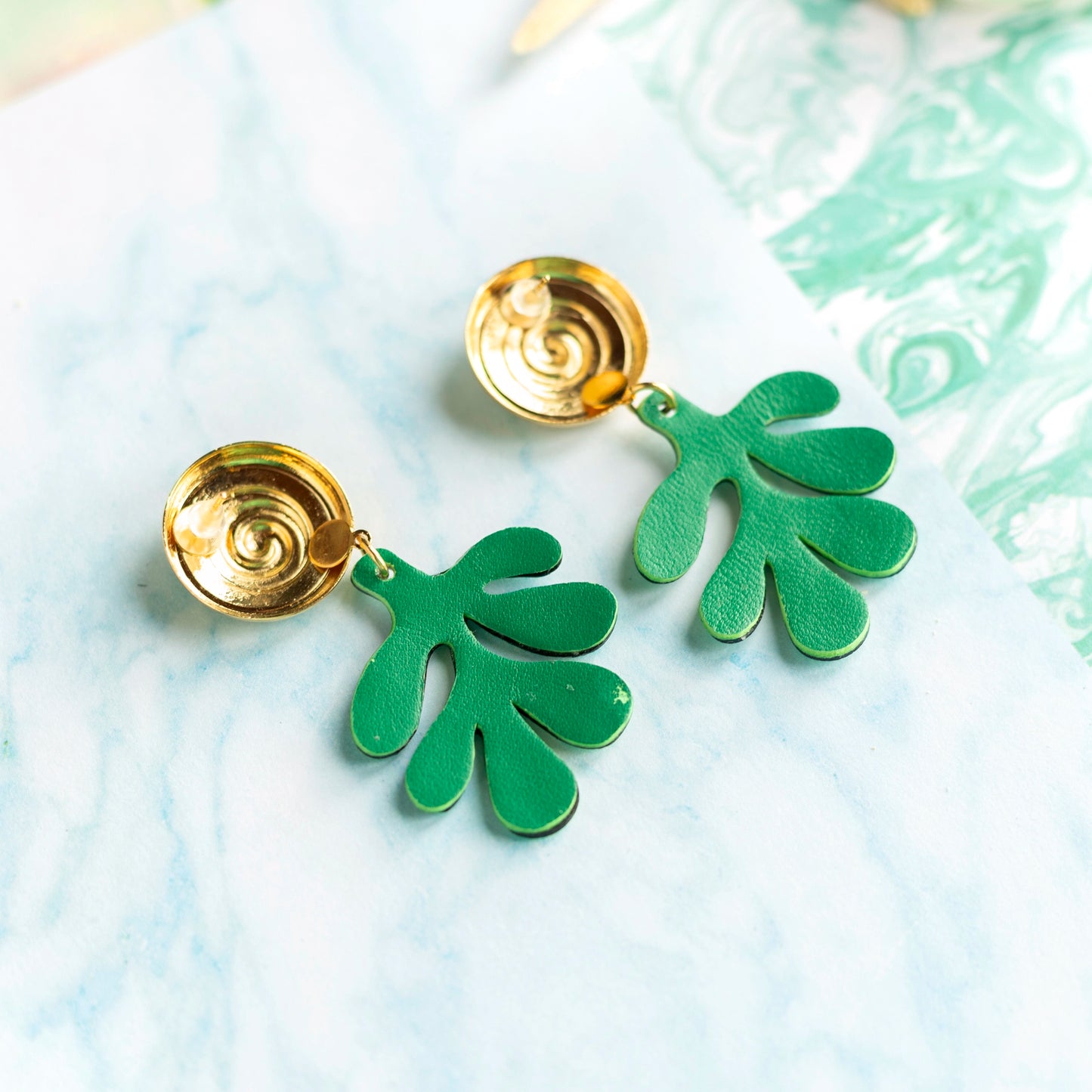 Boucles d'oreilles Algues - cuir vert