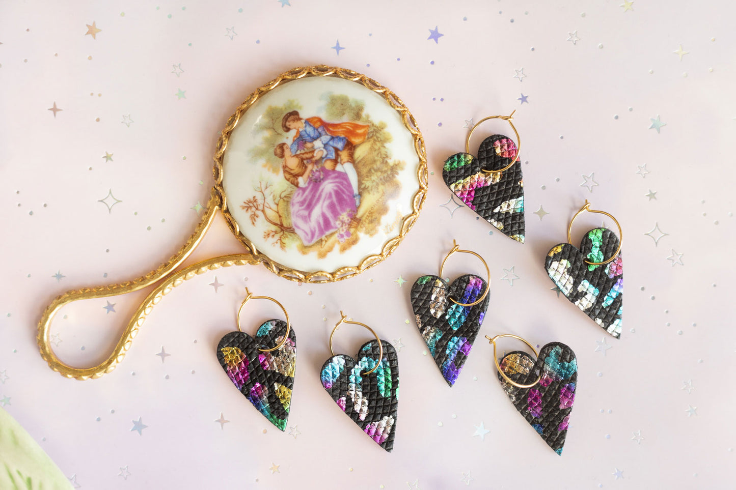 Boucles d'oreilles coeurs noir motifs léopard multicolores