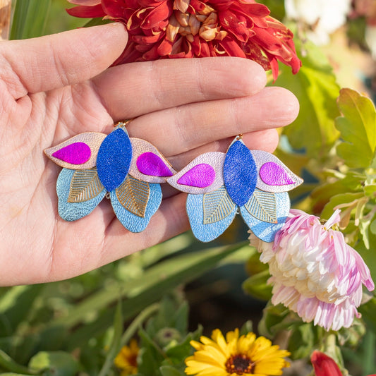 Boucles d’oreilles papillons bleu outremer, bleu métallisé, or rose