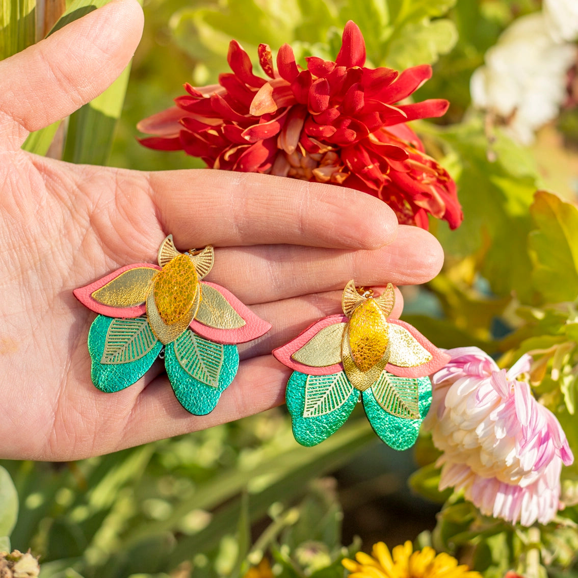 Boucles d’oreilles papillons cuir doré, rose vert