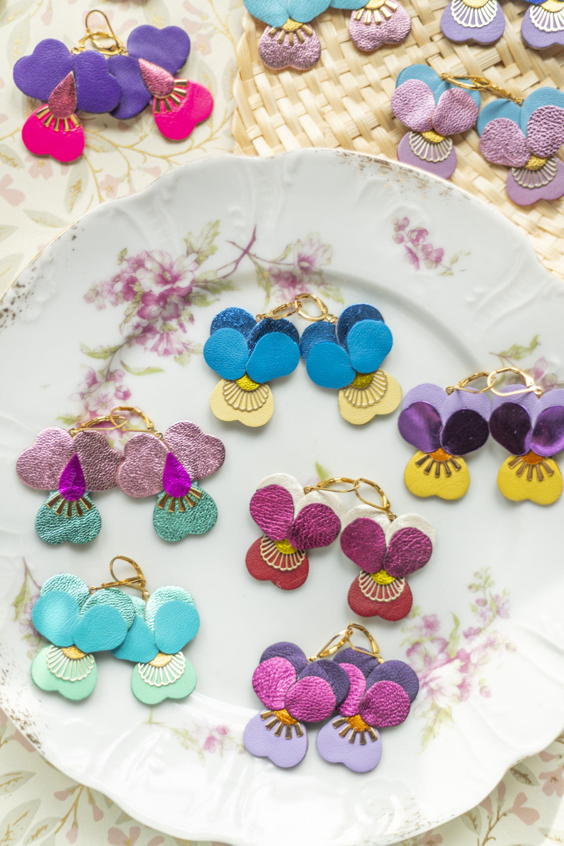Boucles d’oreilles Pensées - cuir bleu cyan, turquoise, vert menthe